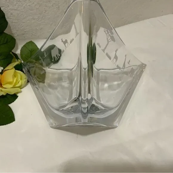 Vintage Mikasa triangular Vase Safari Animals Etched Around The topretired 8lb